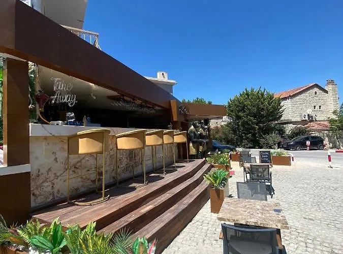 Cat Kapi Alacati Hotel *